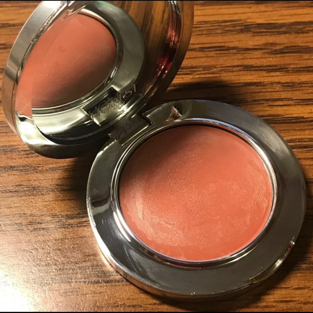 Honest Beauty Truly Teasing Blush.
